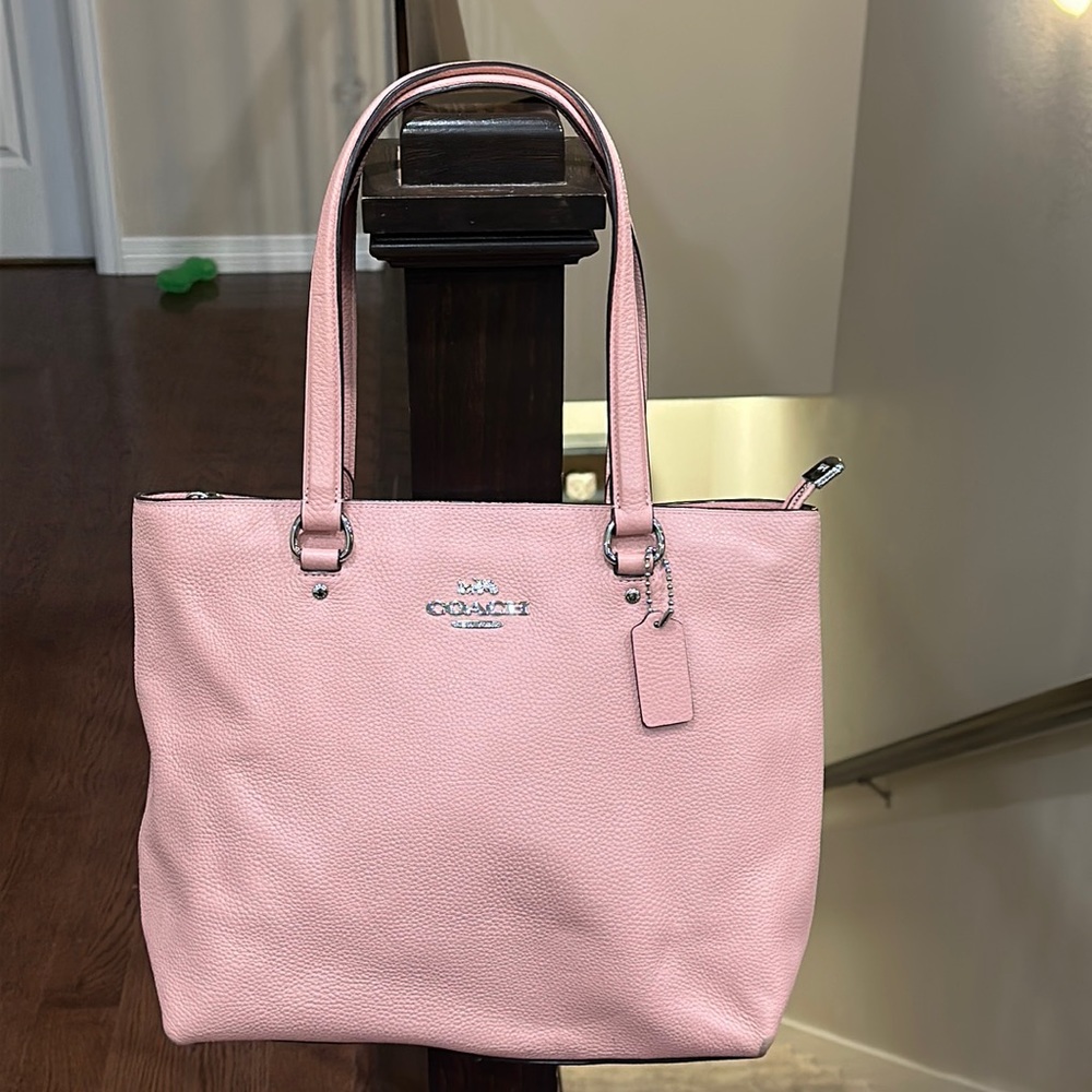 Coach Pink Zippered Tote! Great Condition.